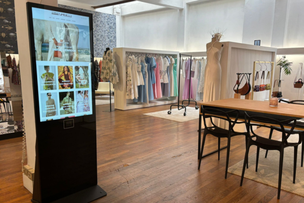 Btotem in fashion store - 600x400